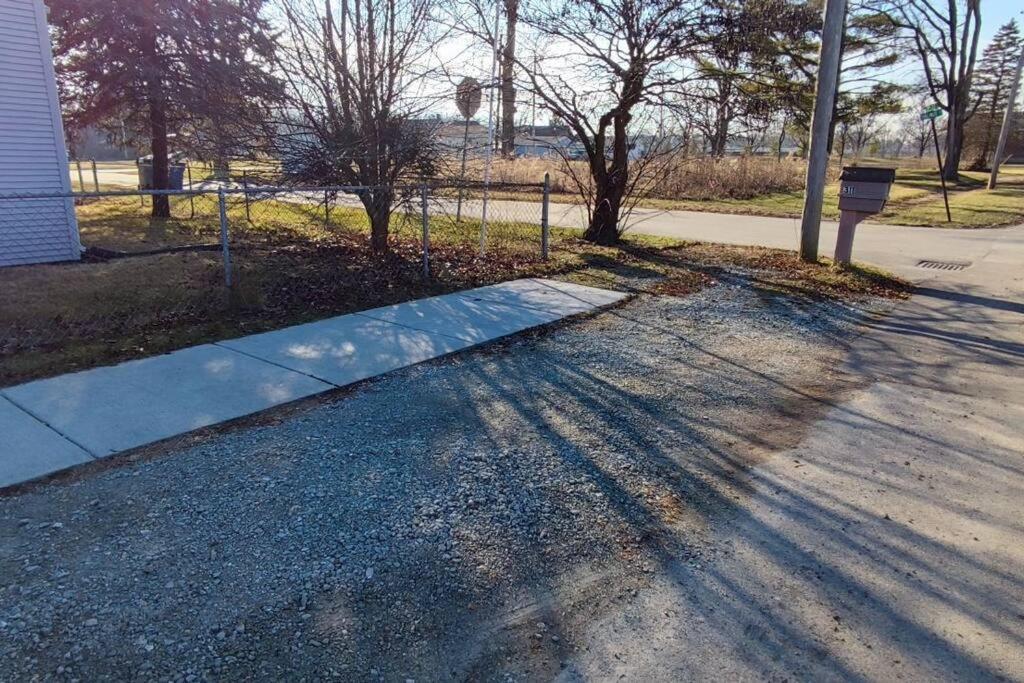 Perfect Combo Of Charm & Comfort- 2Bedroom Home Noblesville Exterior photo