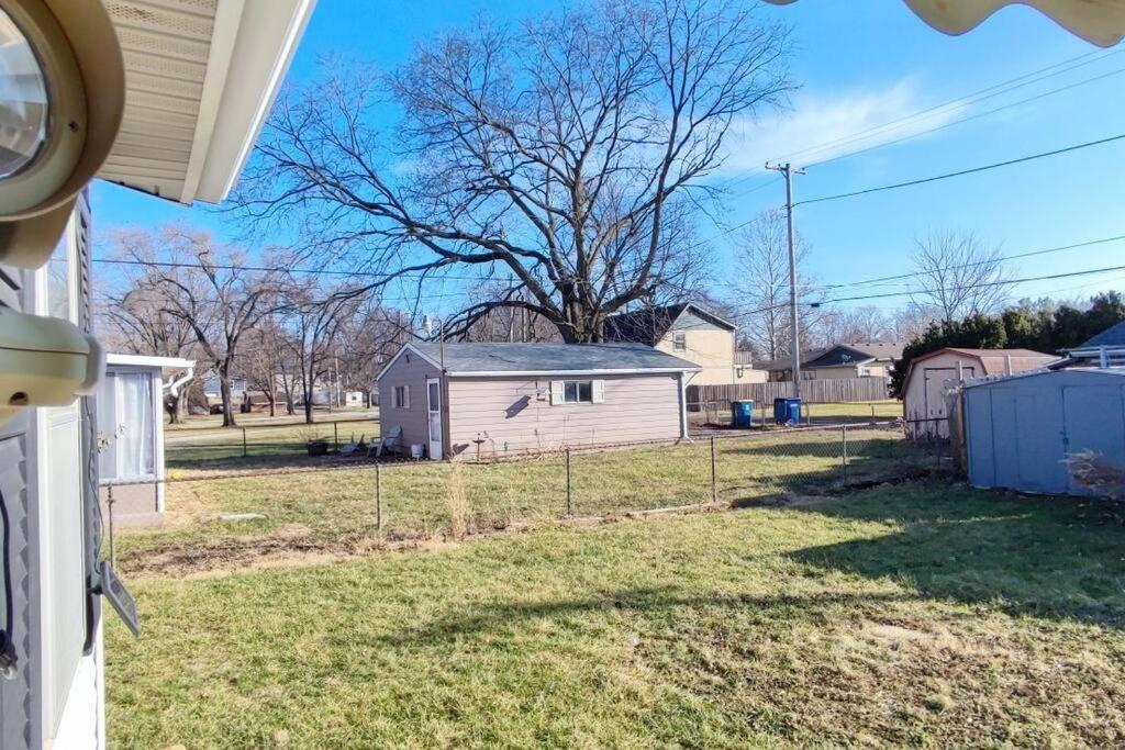 Perfect Combo Of Charm & Comfort- 2Bedroom Home Noblesville Exterior photo